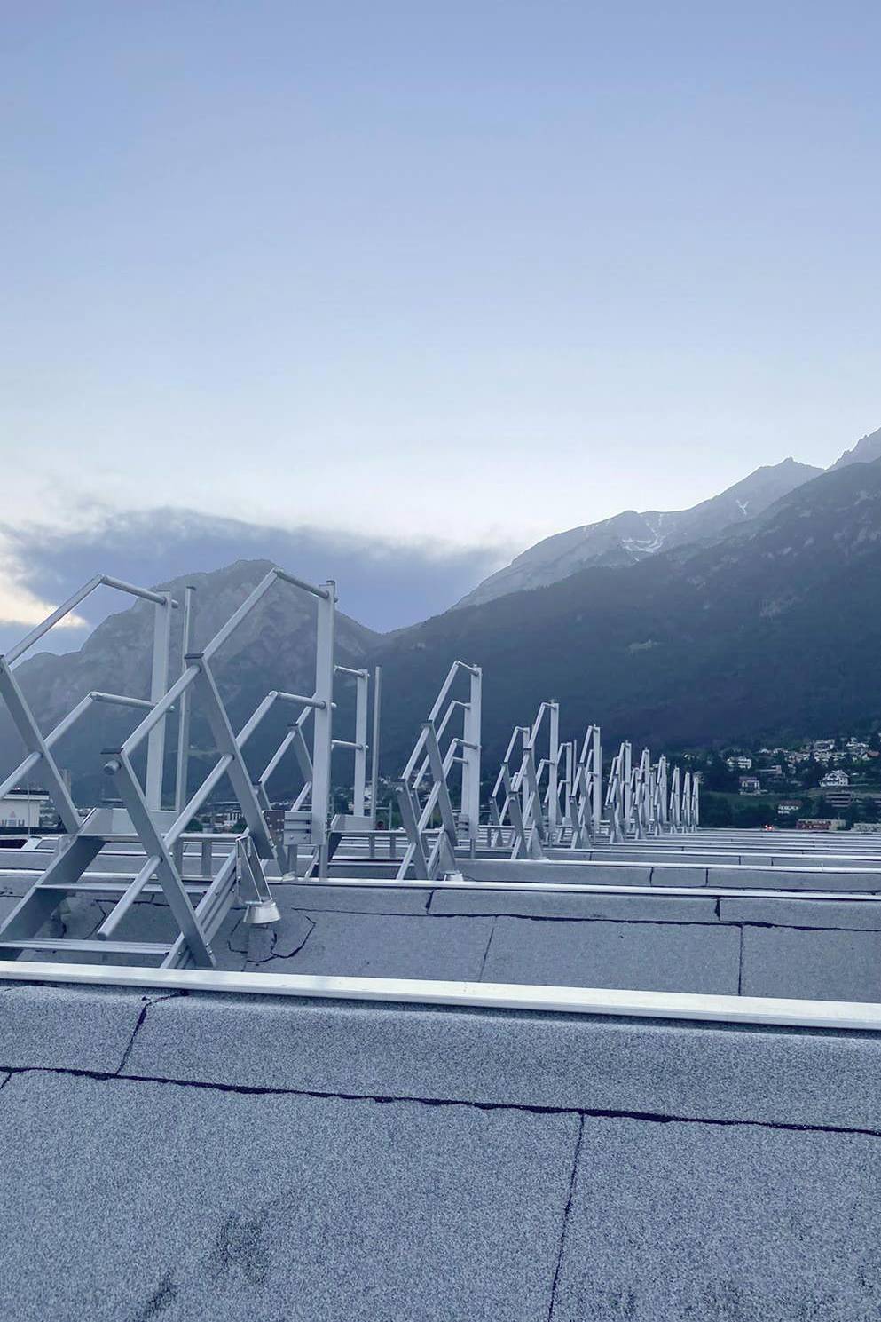 Sonderkonstruktion Dachüberstieg